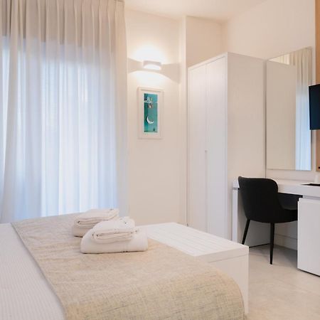 Lo Studio Di Viale Lo Re Camere & Caffe' Lecce Exteriör bild