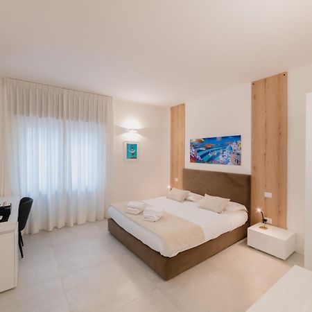 Lo Studio Di Viale Lo Re Camere & Caffe' Lecce Exteriör bild