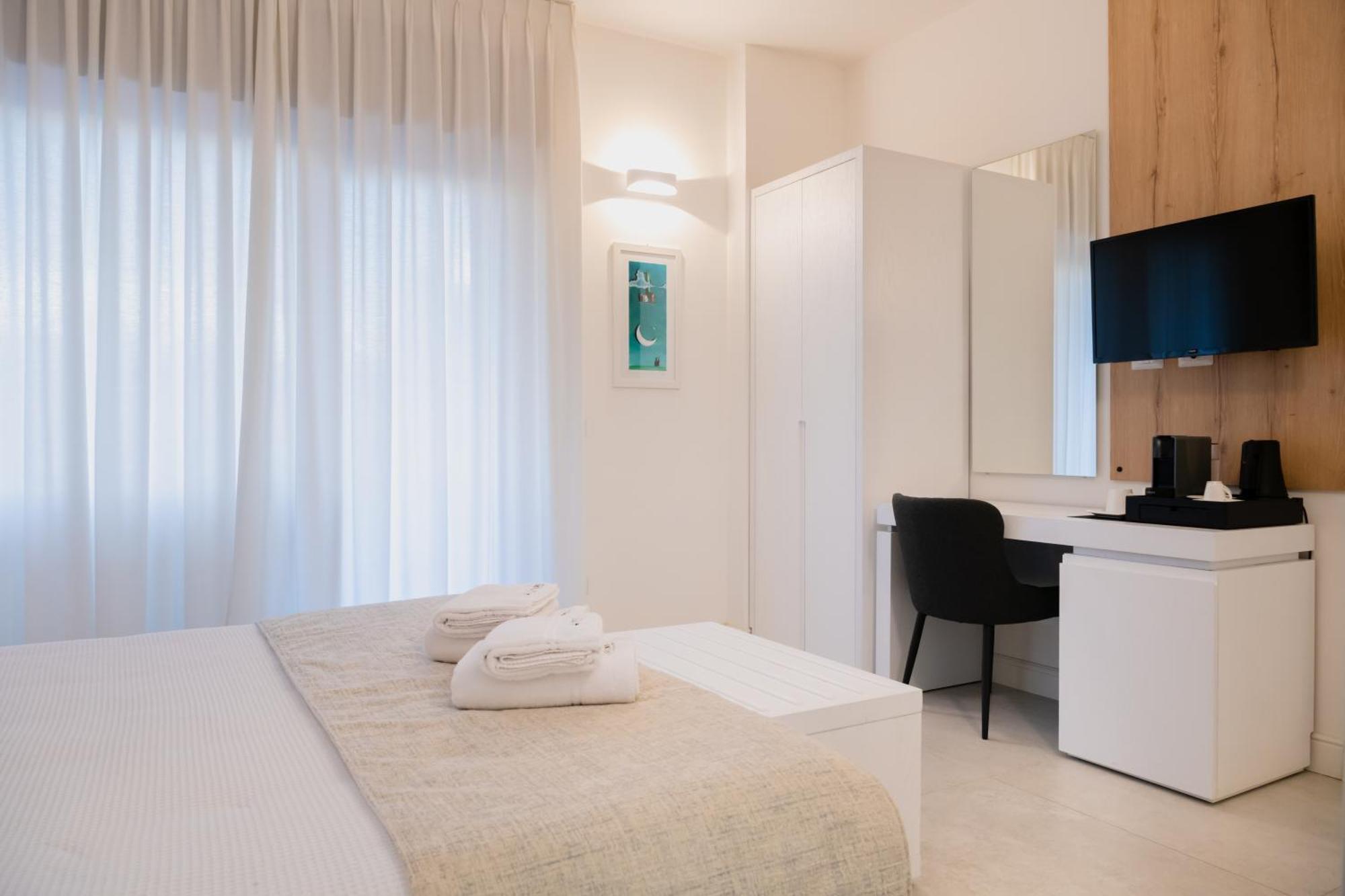 Lo Studio Di Viale Lo Re Camere & Caffe' Lecce Exteriör bild